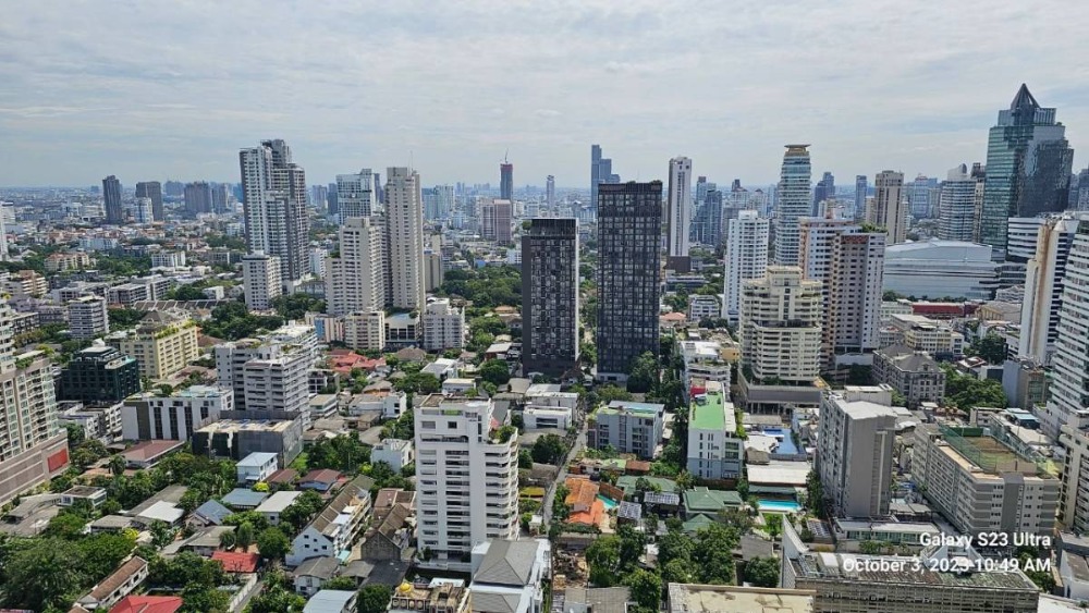 Edge Sukhumvit 23 เอดจ์ สุขุมวิท 23