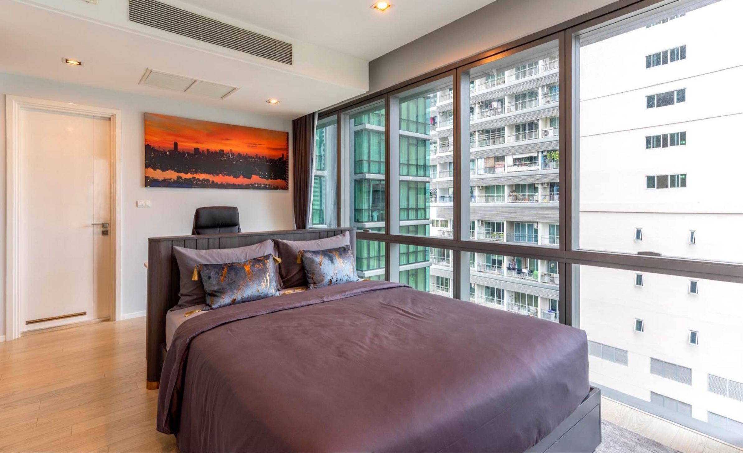 The Room Sukhumvit 21 เดอะ รูม สุขุมวิท 21