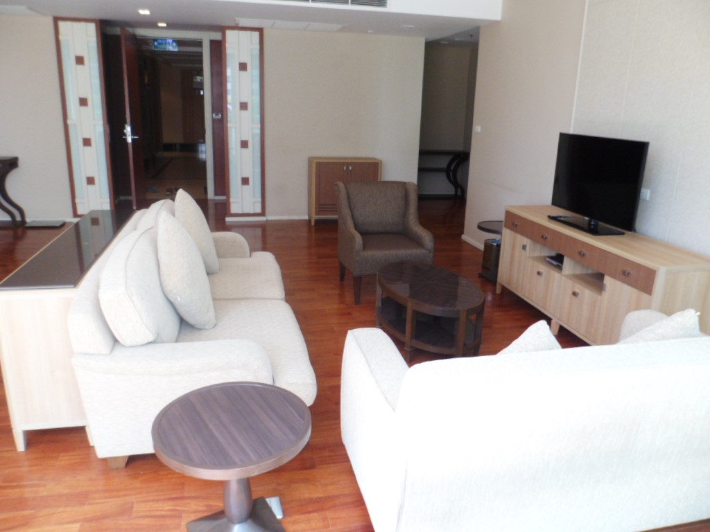 GM Serviced Apartment | 3 bedroom for rent near Phrom Phong (SUP-386)