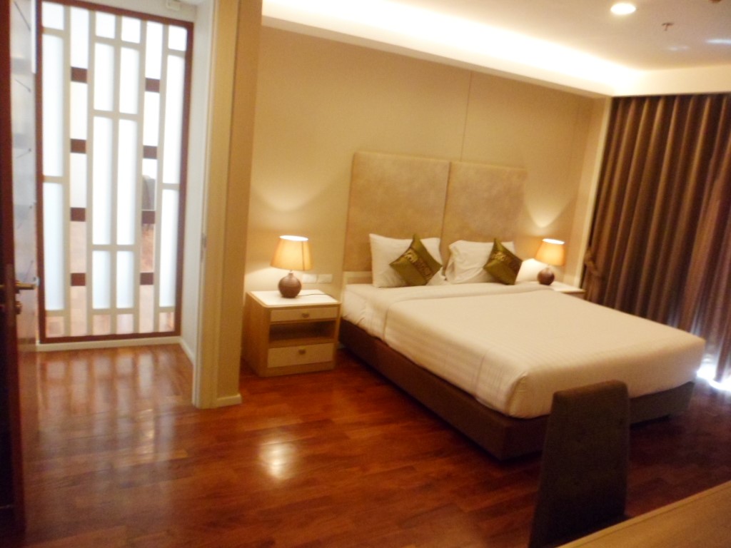 GM Serviced Apartment | 3 bedroom for rent near Phrom Phong (SUP-386)