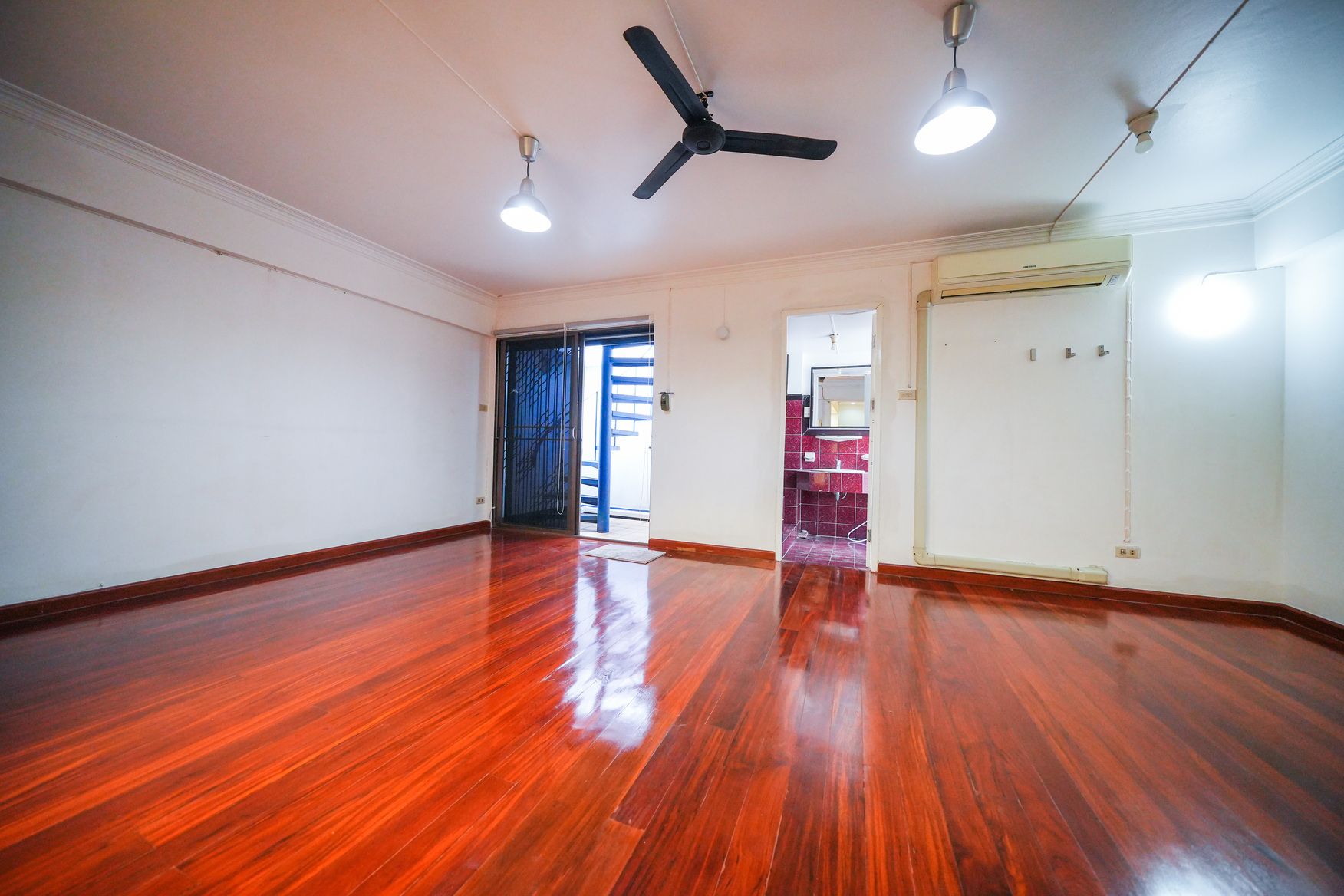 [AR-22] Townhouse for Rent near BTS Sanam Pao (ทาวน์เฮ้าส์ให้เช่า ใกล้ BTS สนามเป้า) : ทาวน์เฮ้าส์ให้เช่า เลี้ยงสัตว์ได้ 3 ห้องนอน ใกล้สนามเป้า บ้านสวย น่าอยู่มาก