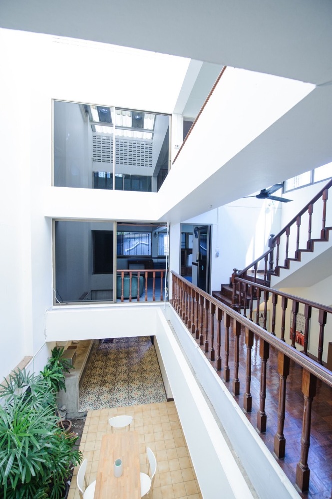 [AR-24] Townhouse 3-story for rent, for residential or home office purposes, with a size of 270 sqm. (ทาวน์เฮาส์ 3 ชั้น ให้เช่า เพื่ออยู่อาศัยหรือโฮมออฟฟิส ขนาด 270 ตร.ม.) : ทาวน์เฮ้าส์ให้เช่า 3 ห้องนอน ใกล้สนามเป้า บ้านให้เช่า พร้อมเข้าอยู่ ด่วน!