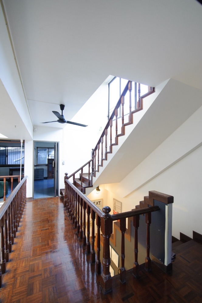 [AR-24] Townhouse 3-story for rent, for residential or home office purposes, with a size of 270 sqm. (ทาวน์เฮาส์ 3 ชั้น ให้เช่า เพื่ออยู่อาศัยหรือโฮมออฟฟิส ขนาด 270 ตร.ม.) : ทาวน์เฮ้าส์ให้เช่า 3 ห้องนอน ใกล้สนามเป้า บ้านให้เช่า พร้อมเข้าอยู่ ด่วน!