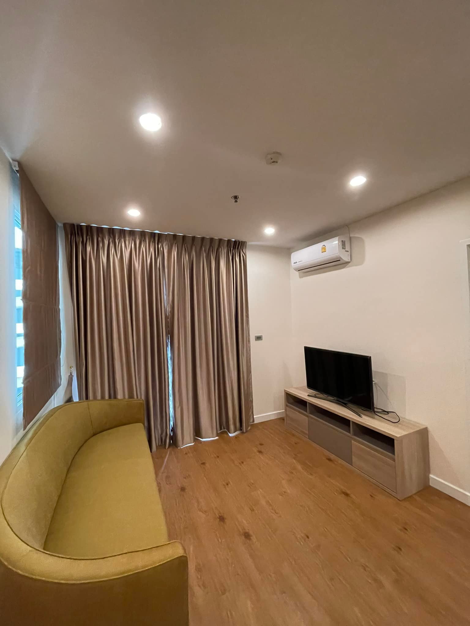 [CHC-314] Baan Siri Silom (บ้านสิริ สีลม คอนโดมิเนียม) : คอนโดมิเนียมให้เช่า 1 ห้องนอน ใกล้สุรศักดิ์ คอนโดดี ทำเลได้ ส่วนกลางจัดเต็ม