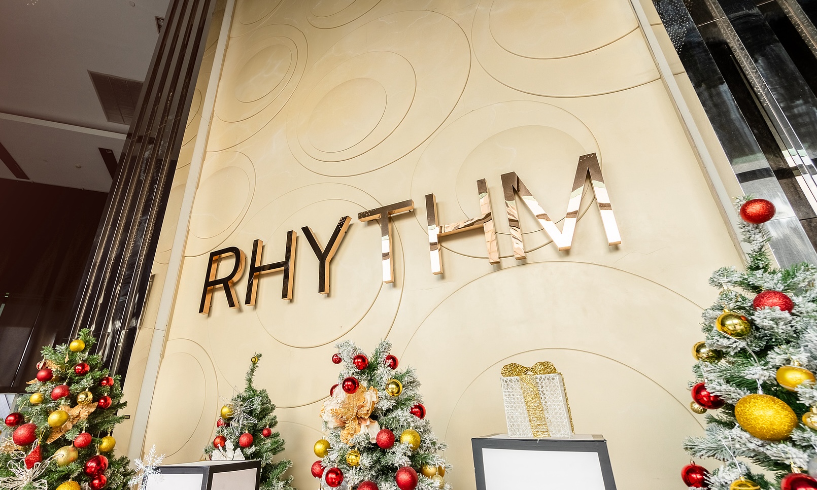 [CUS-11] Rhythm Sathorn (ริธึ่ม สาทร) : คอนโดมิเนียมให้เช่า 1 ห้องนอน ใกล้สามย่าน คอนโดดี ทำเลได้ ส่วนกลางจัดเต็ม