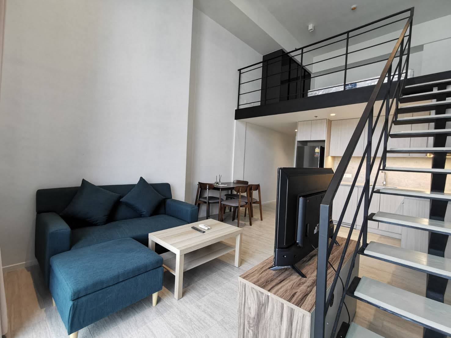 [CUS-23] The Lofts Silom (เดอะ ลอฟท์ สีลม) : คอนโดมิเนียมให้เช่า 1 ห้องนอน ใกล้สามย่าน คอนโดพร้อมเข้าอยู่