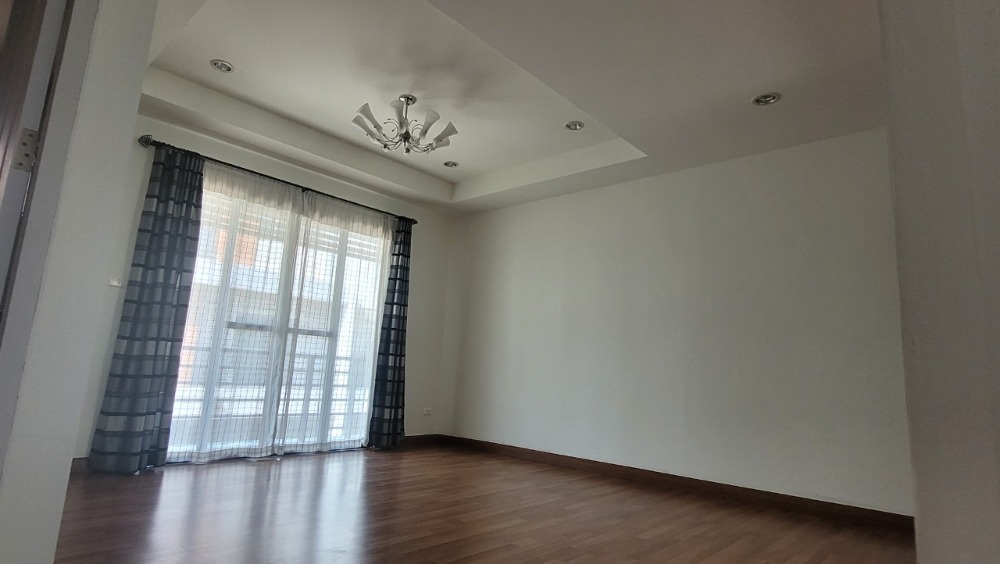 [HU-35] Townhome for SALE! Near Sutthisan (ขายทาวน์โฮม 3 ชั้น 16 ตรว. ย่านสุทธิสาร) : ขายทาวน์เฮ้าส์ 3 ห้องนอน ใกล้สุทธิสาร บ้านสวย น่าลงทุน