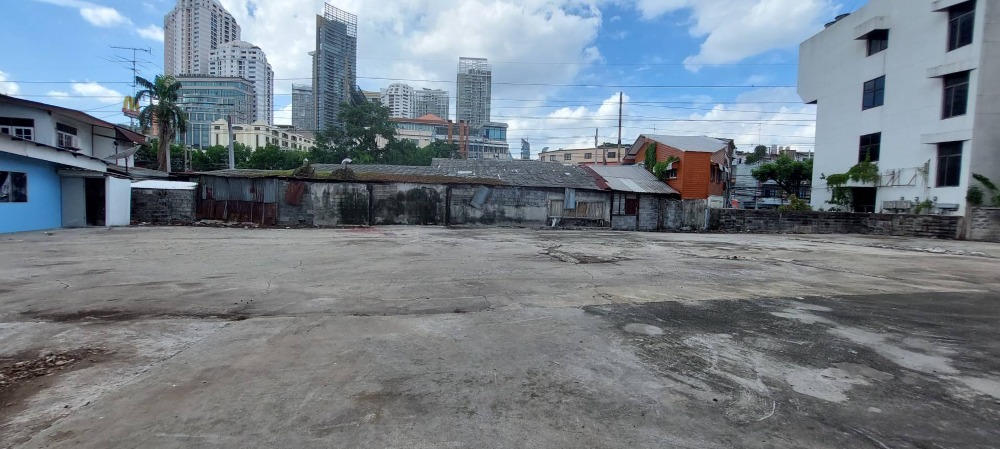 [KT-7] Land in Khlong Toei for rent (293 sq m.) (50x23.5 sq m.) Empty Area for rent next to the main road (ที่ดินเปล่าให้เช่า แถวคลองเตย ใกล้ถนน (293 sq m.) (50x23.5 sq m.)) : ที่ดินให้เช่า Number of Bedrooms ห้องนอน ใกล้ศูนย์ประชุมแห่งชาติสิริกิติ์ ที่ดิ