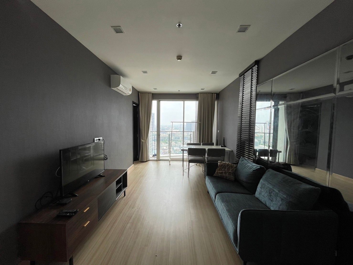 [ON-94] Sky Walk Condominium (สกายวอล์ค คอนโดมิเนียม) : ขายคอนโดมิเนียม 1 ห้องนอน ใกล้พระโขนง ซื้ออยู่เอง หรือปล่อยเช่าก็เฮง!