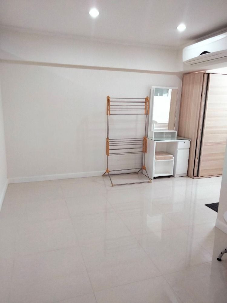 [PL-160] Ploenchit Condominium (Ploenchit Condominium) : คอนโดมิเนียมให้เช่า 2 ห้องนอน ใกล้เพลินจิต คอนโดอยู่สบาย