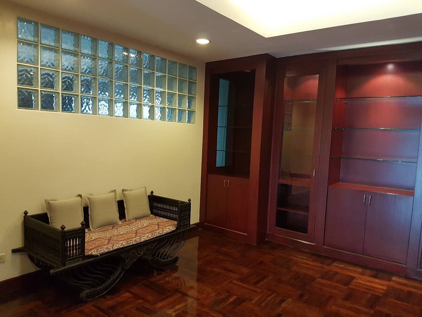 [PL-252] Baan Somthavil Condominium (บ้าน สมถวิล คอนโดมิเนียม) : คอนโดมิเนียมให้เช่า 3 ห้องนอน ใกล้ราชดำริ ห้องนี้ดี อยู่แล้วรวย