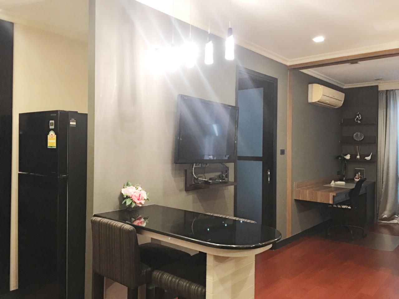 [PL-349] O2 Hip Condominium (โอทู ฮิป คอนโดมิเนียม) : คอนโดมิเนียมให้เช่า 1 ห้องนอน ใกล้เพลินจิต พร้อมเข้าอยู่ ด่วน!