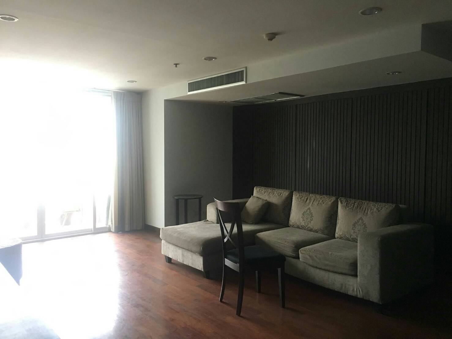 [SI-76] Urbana Sathorn Condominium (เออร์บานา สาทร คอนโดมิเนียม) : คอนโดมิเนียมให้เช่า 1 ห้องนอน ใกล้ศาลาแดง คอนโดให้เช่า ติดต่อเราเลย!