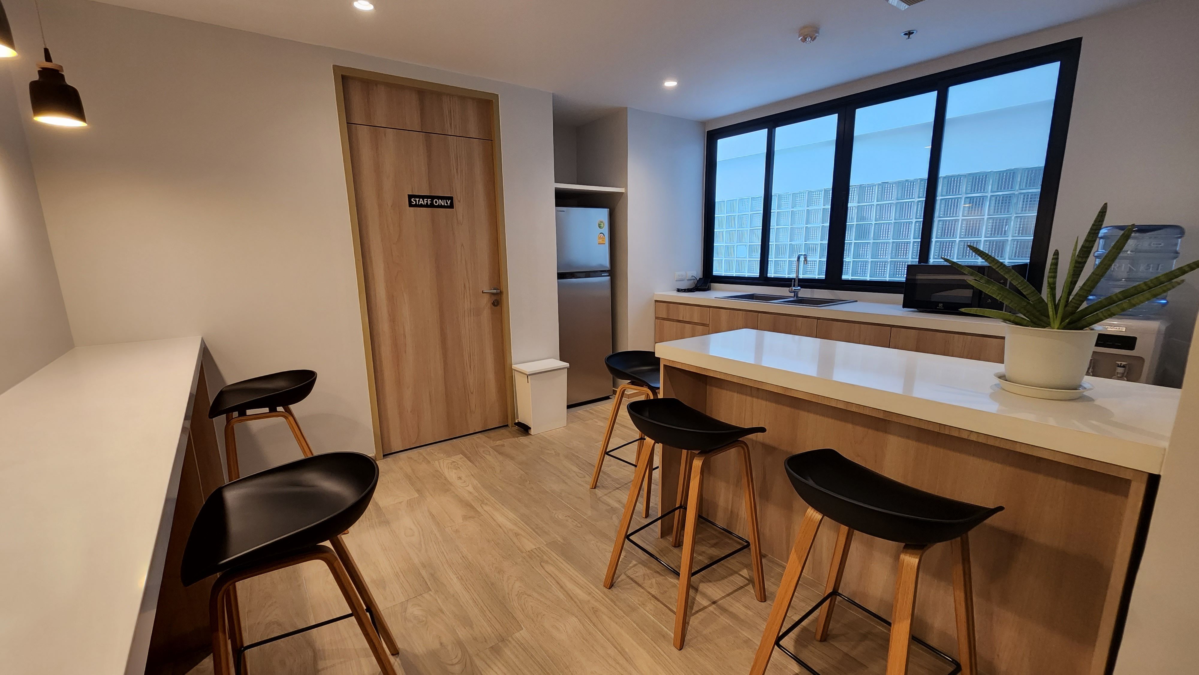 [SUP-117] Serviced Office for Rent near BTS Phrom Phong (ออฟฟิศ สำนักงานให้เช่า แถว BTS พร้อมพงษ์) : พื้นที่สำนักงานให้เช่า Number of Bedrooms ห้องนอน ใกล้พร้อมพงษ์ พื้นที่ให้เช่า ด่วน! ทำเลดี