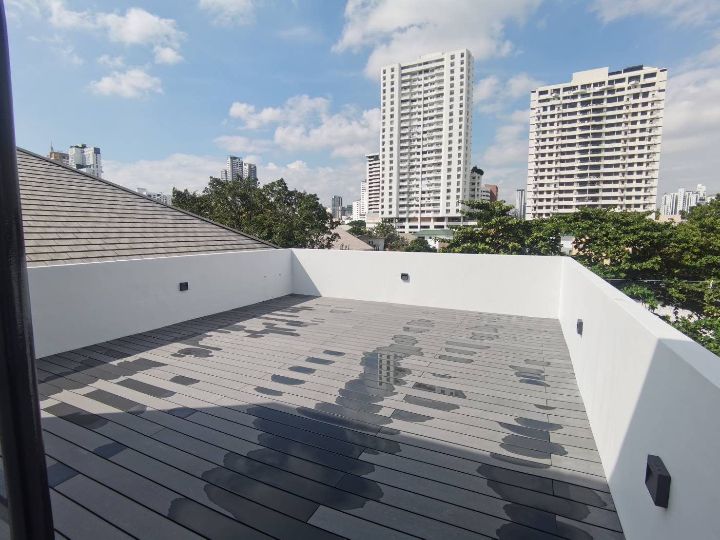 [SUP-152] House for Rent near BTS Phrom Phong (บ้านให้เช่า แถว BTS พร้อมพงษ์) : บ้านให้เช่า เลี้ยงสัตว์ได้ 5 ห้องนอน ใกล้พร้อมพงษ์ บ้านสวย น่าอยู่มาก