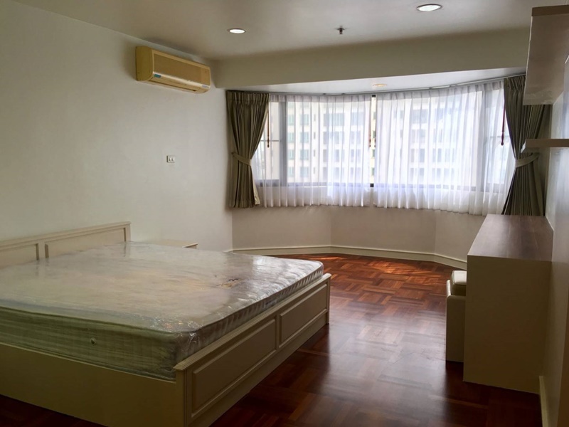 [SUP-221] Baan Suanpetch Condominium (บ้านสวนเพชร คอนโดมิเนียม) : คอนโดมิเนียมให้เช่า 2 ห้องนอน ใกล้พร้อมพงษ์ คอนโดให้เช่า ติดต่อเราเลย!