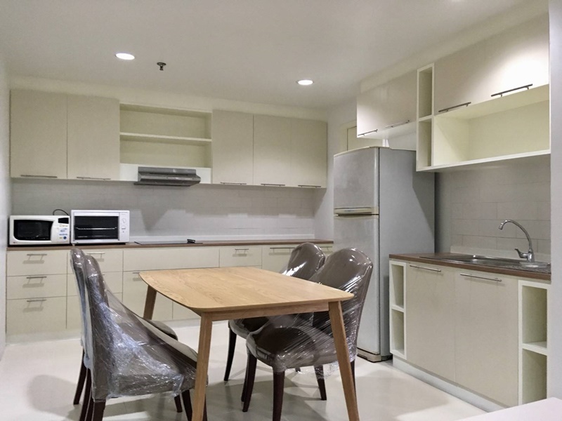 [SUP-221] Baan Suanpetch Condominium (บ้านสวนเพชร คอนโดมิเนียม) : คอนโดมิเนียมให้เช่า 2 ห้องนอน ใกล้พร้อมพงษ์ คอนโดให้เช่า ติดต่อเราเลย!