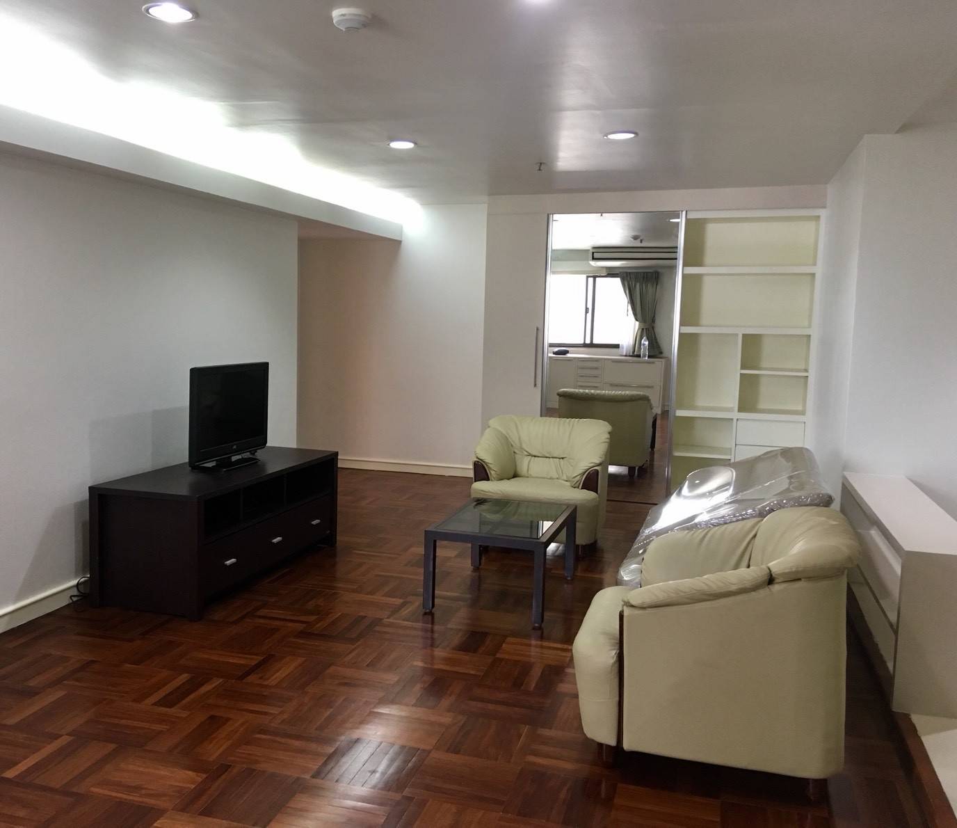 [SUP-221] Baan Suanpetch Condominium (บ้านสวนเพชร คอนโดมิเนียม) : คอนโดมิเนียมให้เช่า 2 ห้องนอน ใกล้พร้อมพงษ์ คอนโดให้เช่า ติดต่อเราเลย!