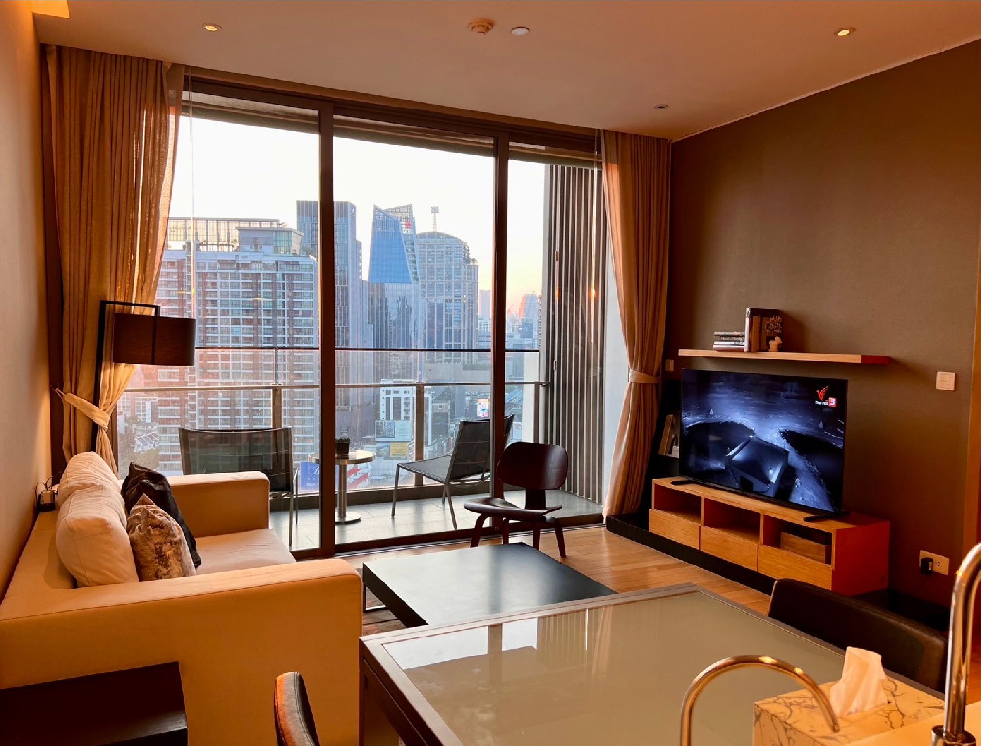 [SUT-116] Aequa Sukhumvit 49 Condominium (เอควา สุขมวิท 49 คอนโดมิเนียม) : คอนโดมิเนียมให้เช่า 1 ห้องนอน ใกล้ทองหล่อ นัดชมได้เลยวันนี้