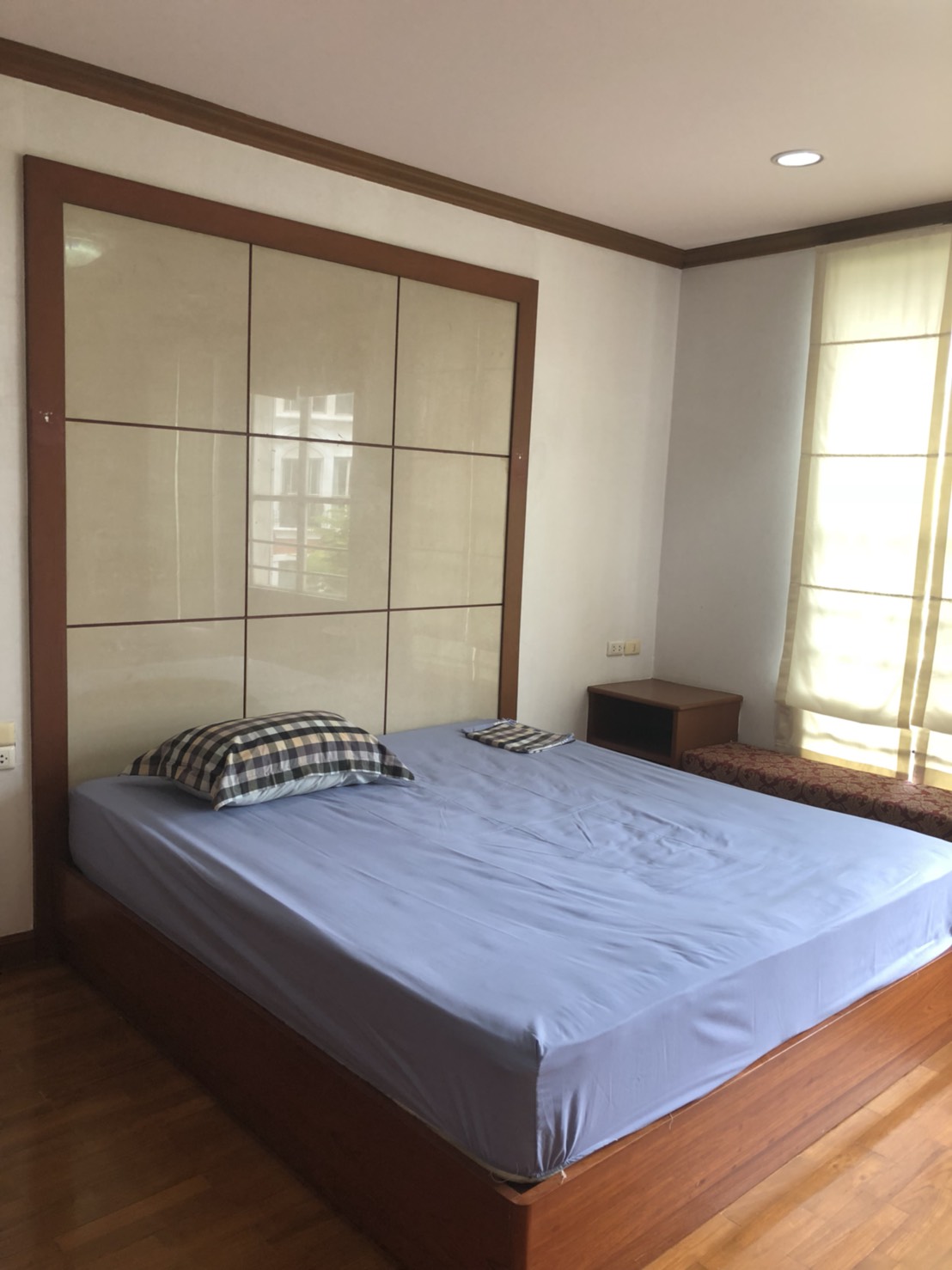 [SUT-128] Baan Klang Krung Thonglor (บ้านกลางกรุงทองหล่อ) : ทาวน์เฮ้าส์ให้เช่า 4 ห้องนอน ใกล้ทองหล่อ บ้านนี้ดี อยู่แล้วรวย