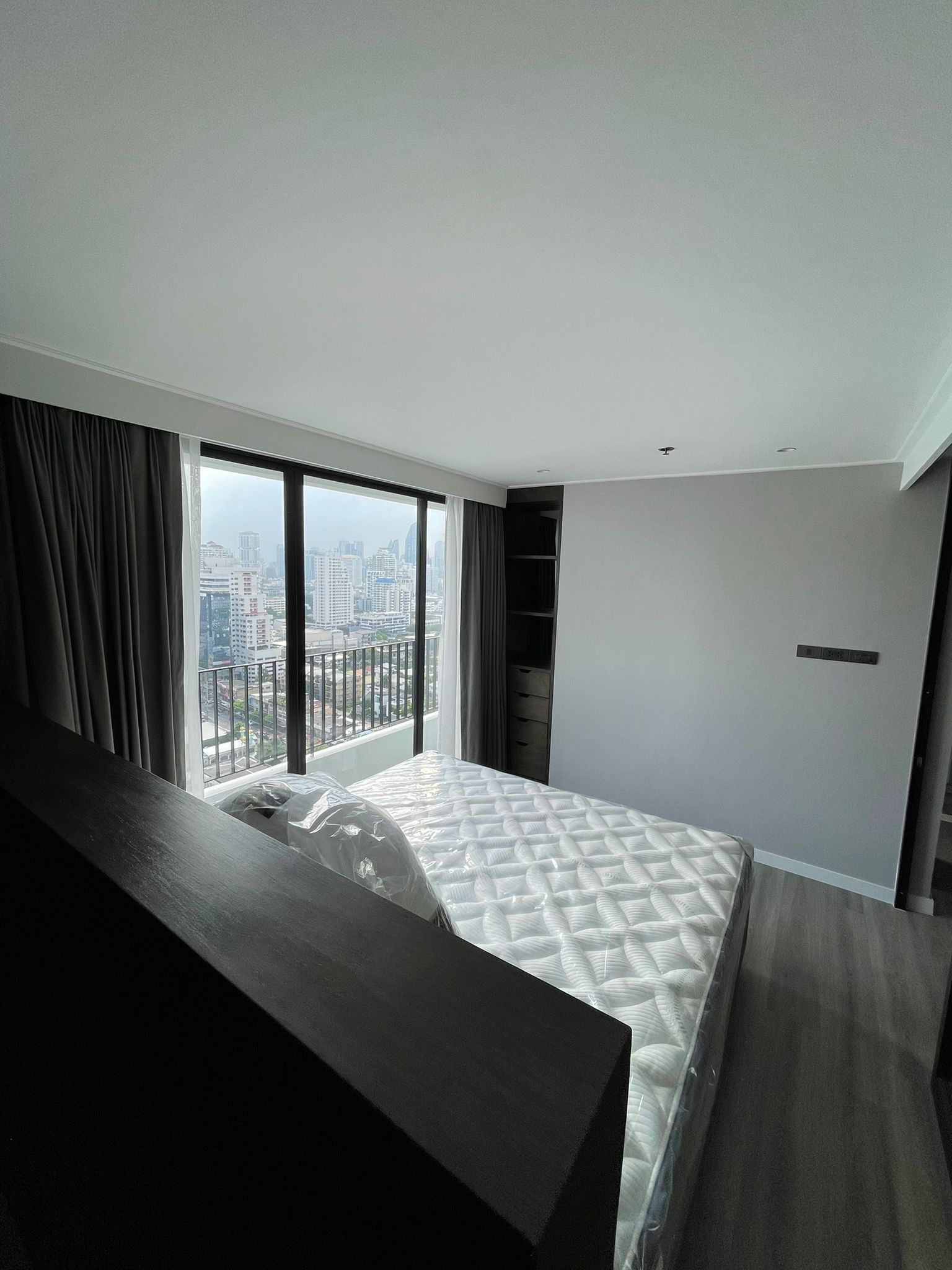 [SUT-155] Icon 3 Condominium (ไอคอน 3 คอนโดมิเนียม) : คอนโดมิเนียมให้เช่า 1 ห้องนอน ใกล้ทองหล่อ ทำเลดีมาก ห้องพร้อมอยู่