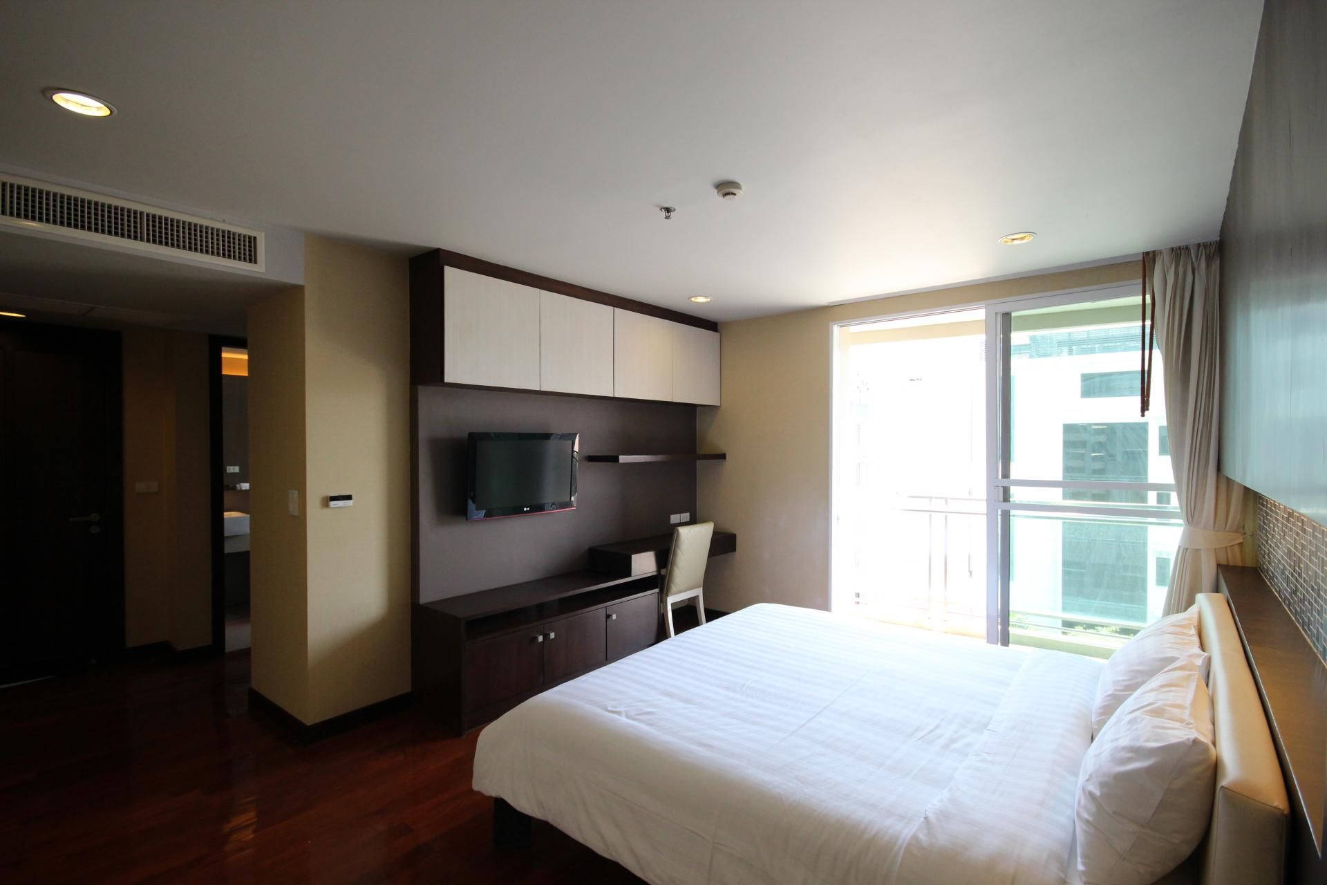 [SUT-243] Richmond Hills Residence Thonglor 25 (ริชมอนด์ ฮิลส์ เรสซิเด้นซ์ ทองหล่อ 25) : คอนโดมิเนียมให้เช่า เลี้ยงสัตว์ได้ 2 ห้องนอน ใกล้ทองหล่อ คอนโดดี ทำเลได้ ส่วนกลางจัดเต็ม