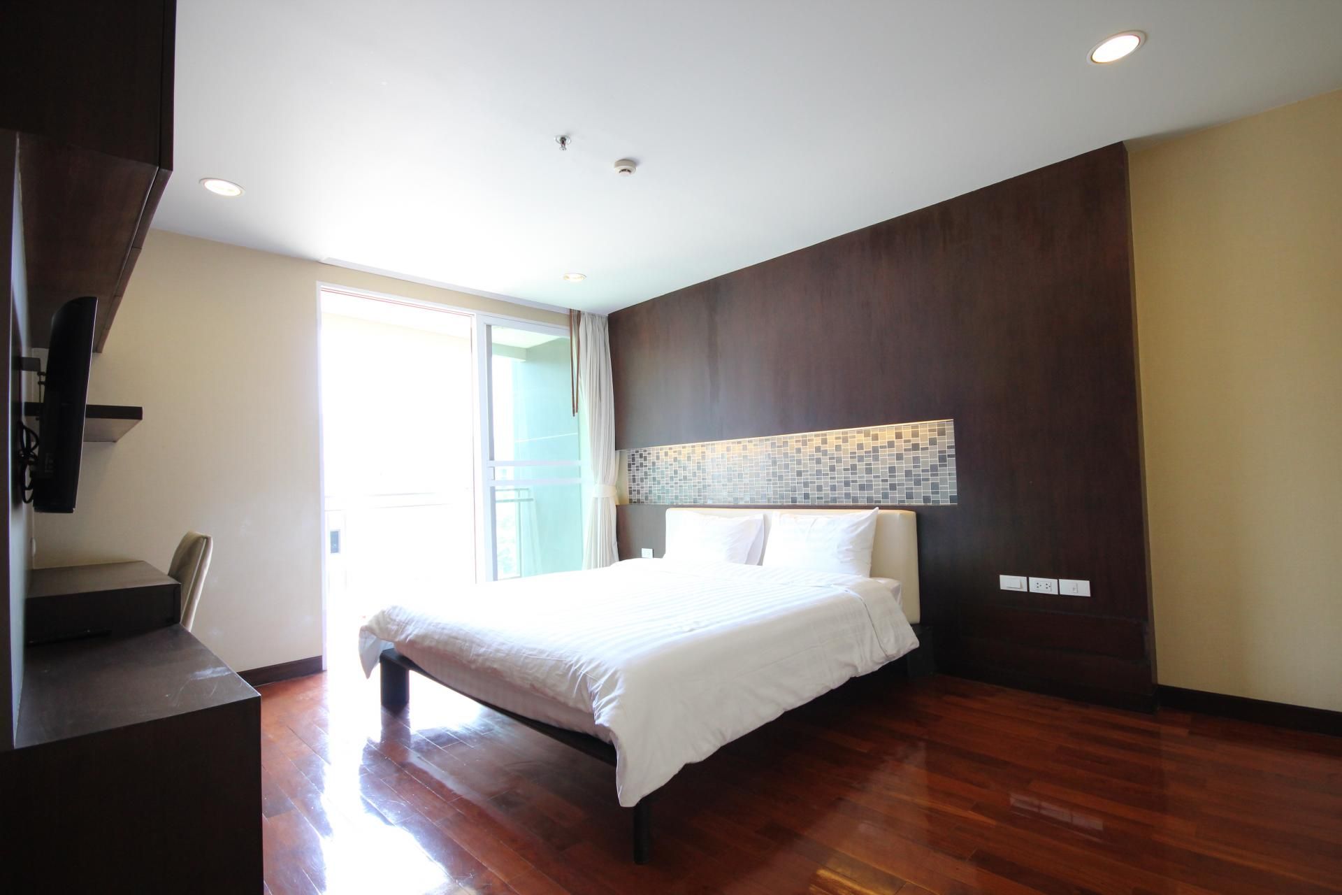 [SUT-243] Richmond Hills Residence Thonglor 25 (ริชมอนด์ ฮิลส์ เรสซิเด้นซ์ ทองหล่อ 25) : คอนโดมิเนียมให้เช่า เลี้ยงสัตว์ได้ 2 ห้องนอน ใกล้ทองหล่อ คอนโดดี ทำเลได้ ส่วนกลางจัดเต็ม