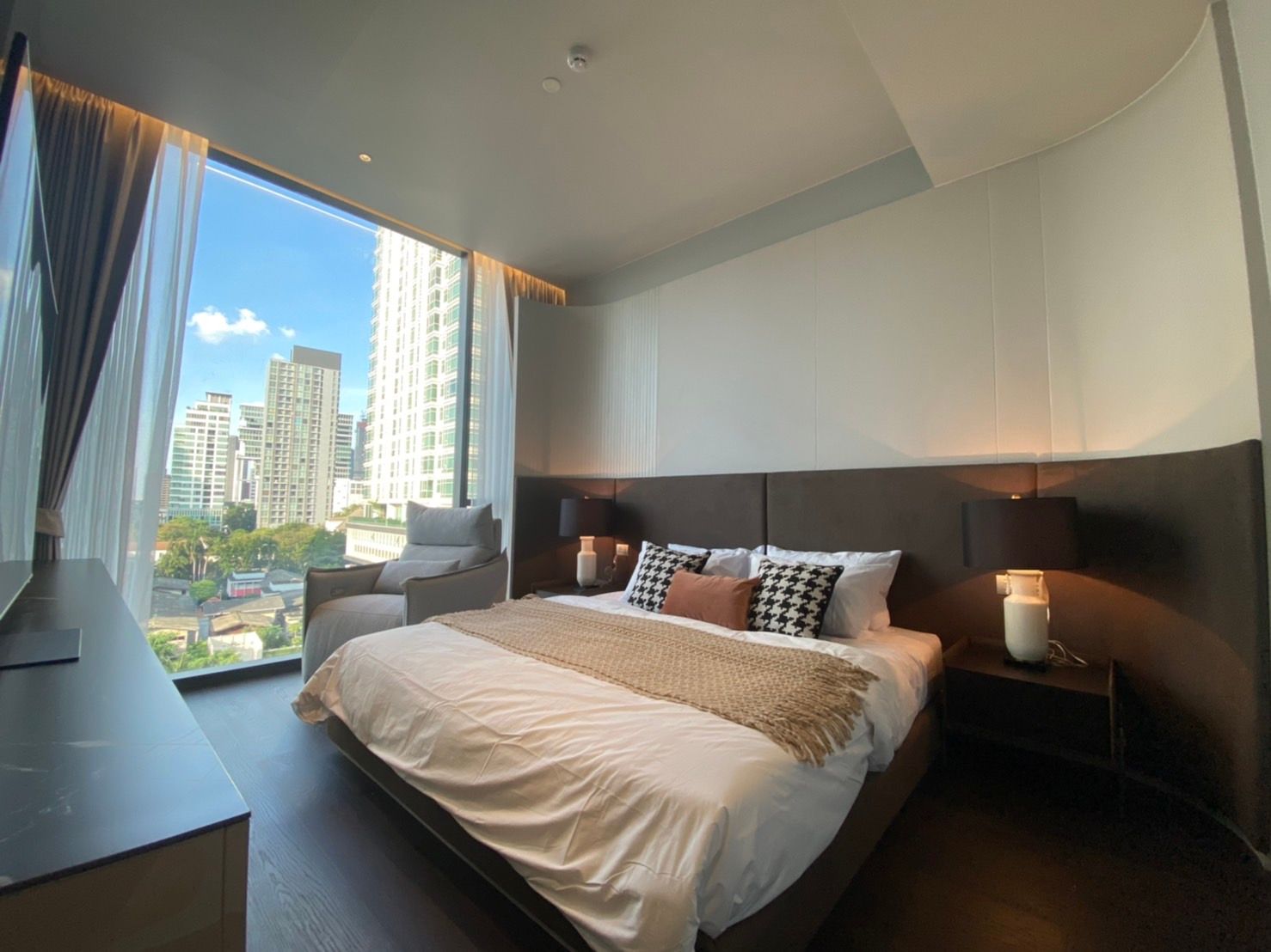 [SUT-76] Laviq Sukhumvit 57 (ลาวิค สุขุมวิท 57) : คอนโดมิเนียมให้เช่า 2 ห้องนอน ใกล้ทองหล่อ คอนโดห้องสวย ราคาดี