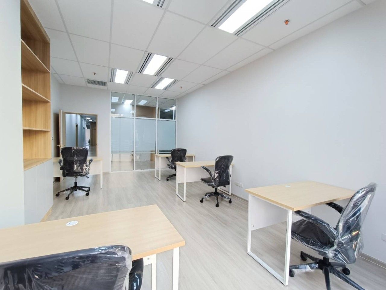 [PL-356] Linuxx Serviced Offices Vanissa branch (ลินุกซ์ อาคารวานิสสา (พื้นที่สำนักงาน)) : พื้นที่สำนักงานให้เช่า 1 ห้องนอน ใกล้ชิดลม พร้อมเข้าชม วันนี้