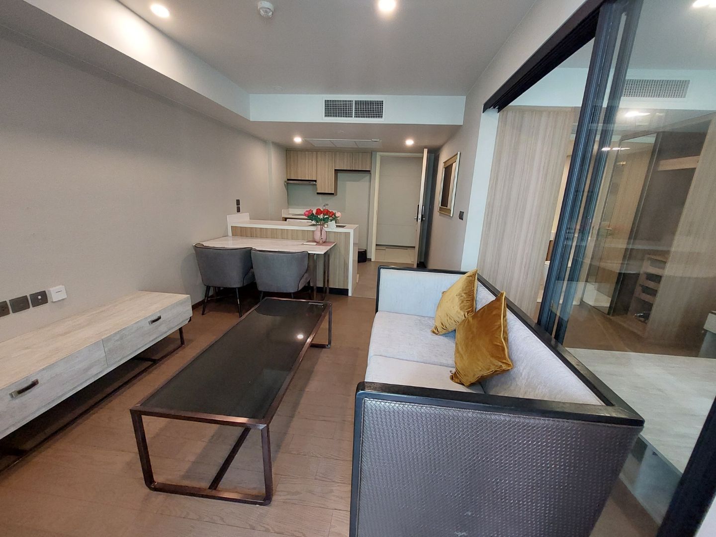 [PL-359] Na Vara Residence (ณ วรา เรสซิเดนส์) : ขายคอนโดมิเนียม 1 ห้องนอน ใกล้ชิดลม คอนโดน่าซื้อ