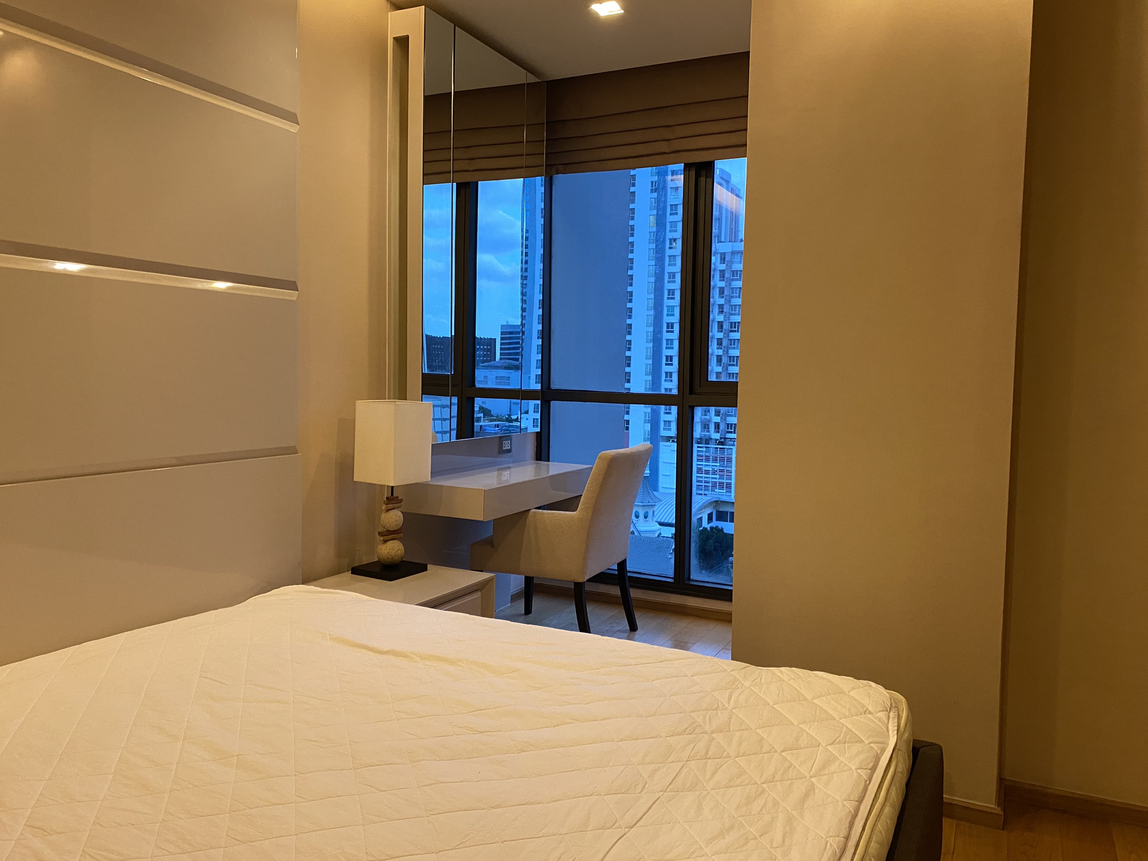 [CHC-372] The Address Sathorn (ดิ แอดเดรส สาทร) : ขายคอนโดมิเนียม 2 ห้องนอน ใกล้ช่องนนทรี ห้องสวย น่าลงทุน