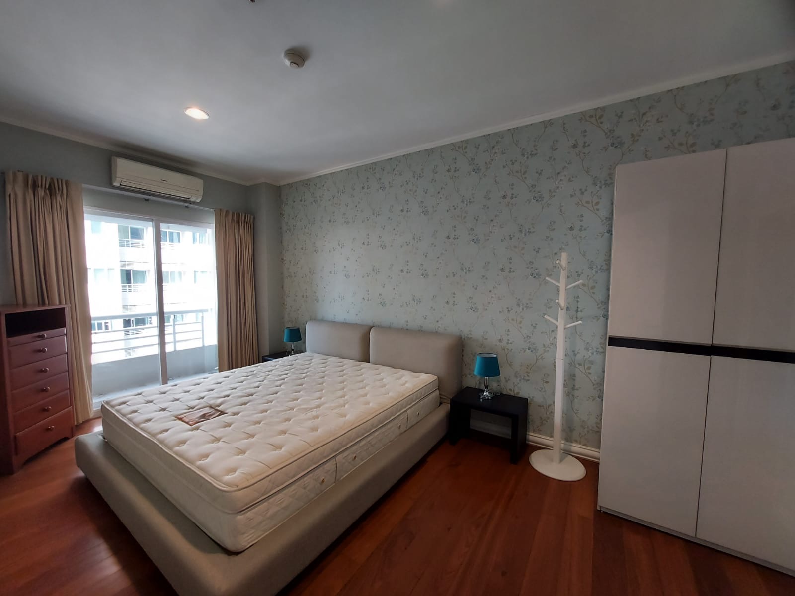 [RM-2] Four Wings Residence Condominium (โฟร์ วิงส์ เรสสิเด้นส์ คอนโดมิเนียม) : คอนโดมิเนียมให้เช่า 3 ห้องนอน ใกล้หัวหมาก คอนโดสวย ส่วนกลางดี