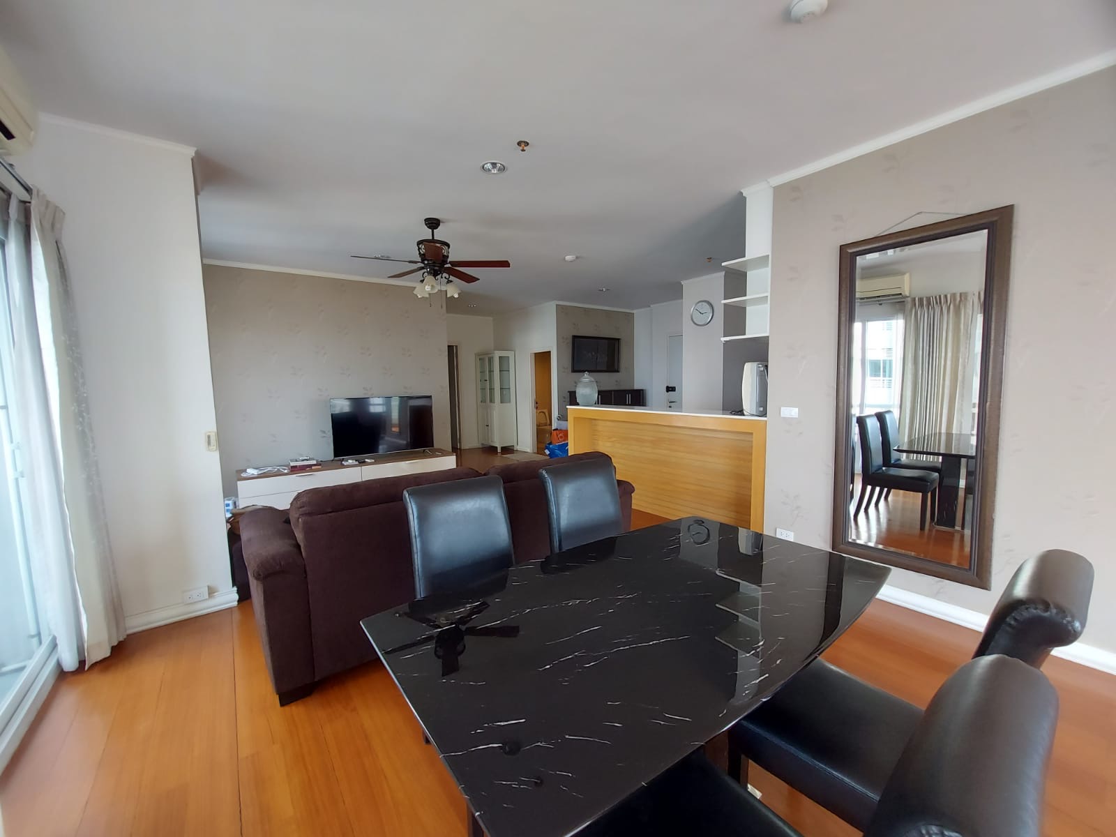 [RM-2] Four Wings Residence Condominium (โฟร์ วิงส์ เรสสิเด้นส์ คอนโดมิเนียม) : ขายคอนโดมิเนียม 3 ห้องนอน ใกล้หัวหมาก ขายคอนโด ด่วน!