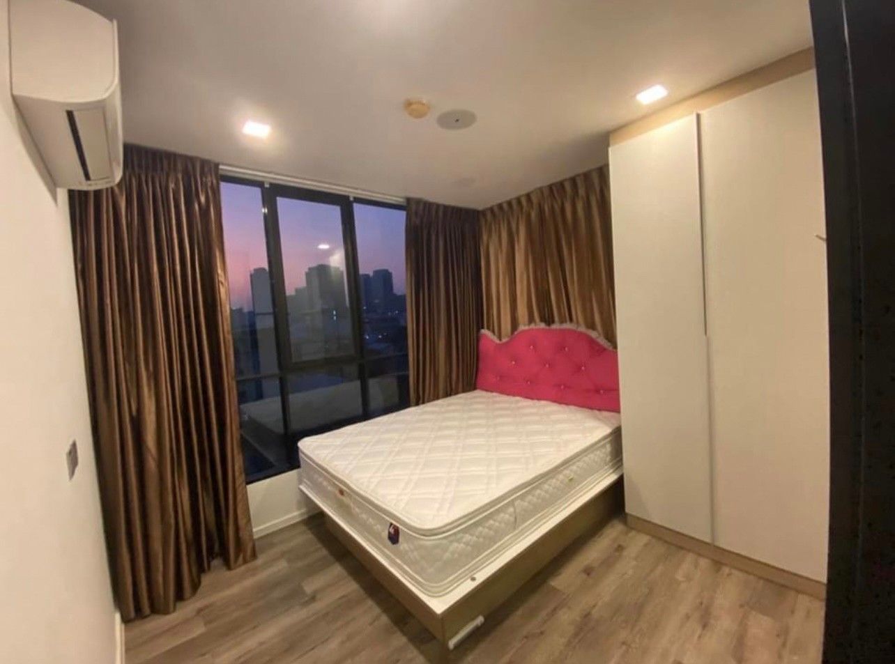 [HU-43] Brown Condo Huaikwang (คอนโด บราวน์ รัชดา-ห้วยขวาง) : คอนโดมิเนียมให้เช่า 1 ห้องนอน ใกล้ห้วยขวาง ห้องเช่า ทำเลดี พร้อมเข้าอยู่ ด่วน!