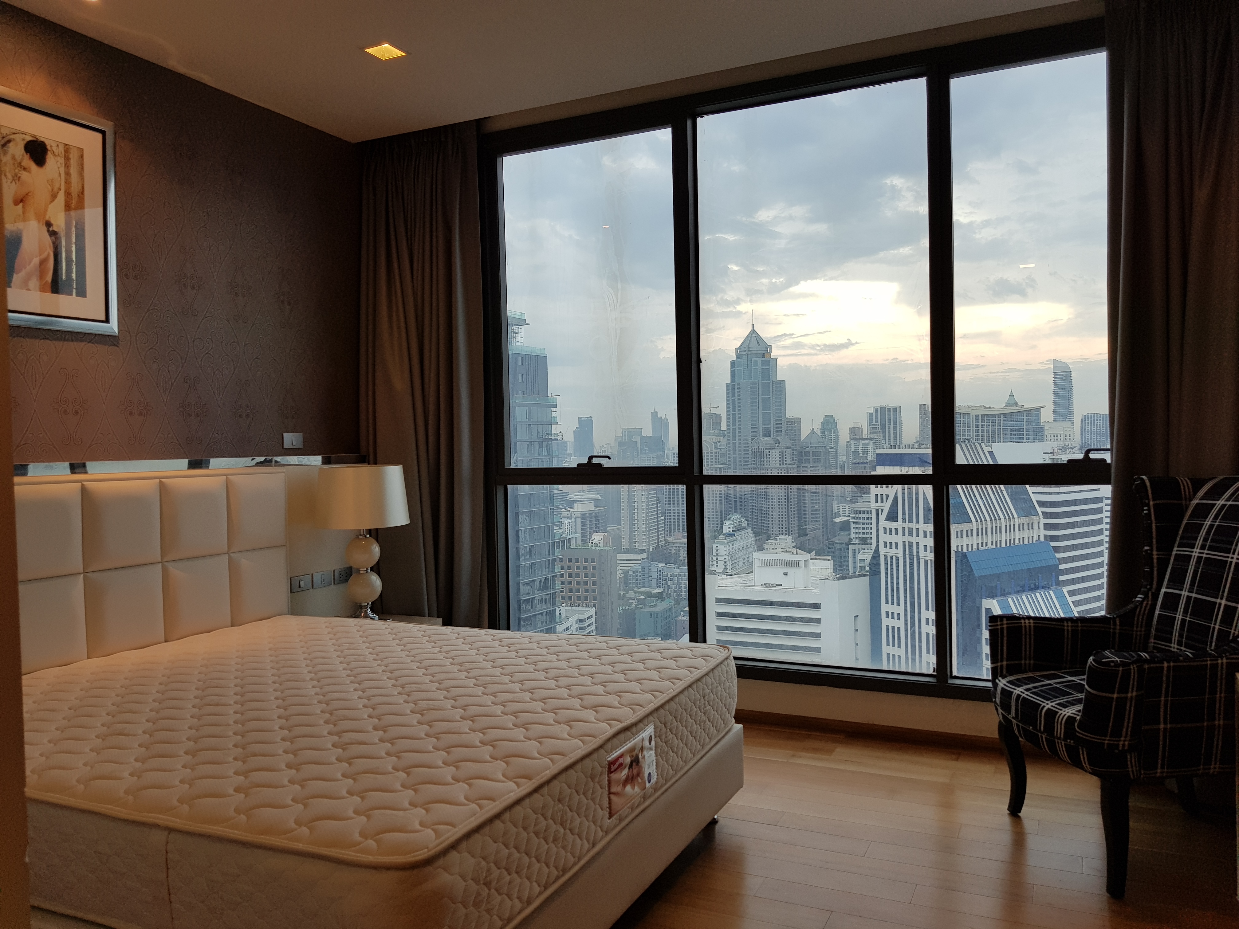 [SUN-21] Hyde Sukhumvit 13 Condominium (ไฮด์ สุขุมวิท 13 คอนโดมิเนี่ยม) : คอนโดมิเนียมให้เช่า 3 ห้องนอน ใกล้นานา คอนโดอยู่สบาย