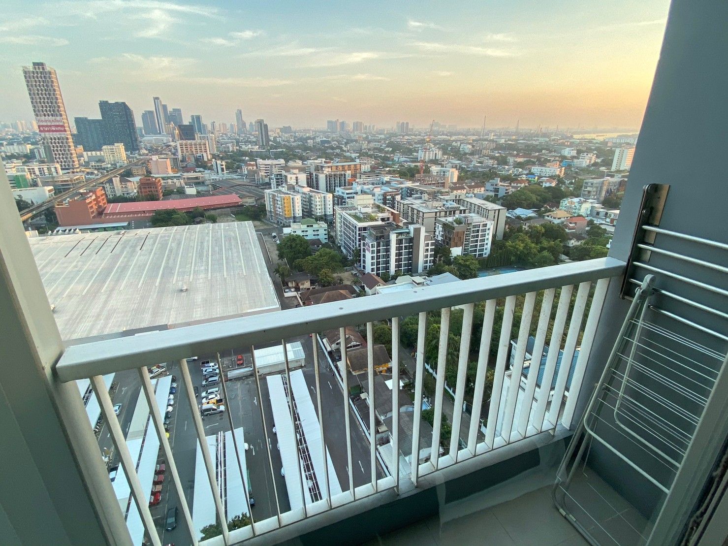 [ON-233] Rhythm Sukhumvit 50 (ริธึ่ม สุขุมวิท 50) : คอนโดมิเนียมให้เช่า 1 ห้องนอน ใกล้อ่อนนุช คอนโดสวย ส่วนกลางดี