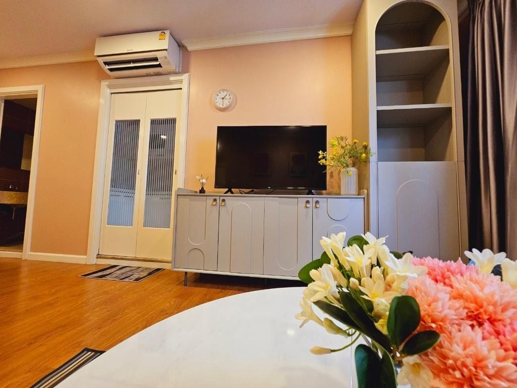 [SUP-288] Lumpini Suite Sukhumvit 41 (ลุมพินี สวีท สุขุมวิท 41) : คอนโดมิเนียมให้เช่า 2 ห้องนอน ใกล้พร้อมพงษ์ นัดชมได้เลยวันนี้