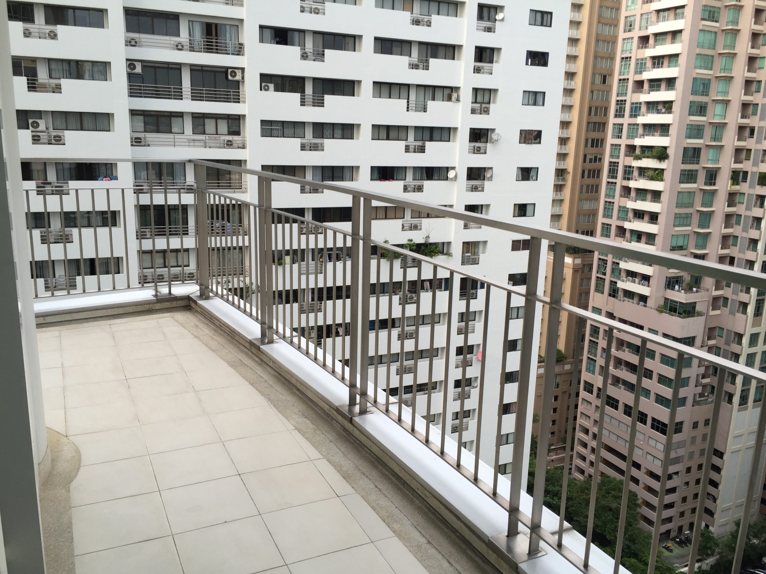 [PL-400] Baan Rajprasong Condominium (บ้านราชประสงค์ คอนโดมิเนียม) : คอนโดมิเนียมให้เช่า 2 ห้องนอน ใกล้ราชดำริ พร้อมเข้าอยู่ทันที นัดดูห้องได้เลย