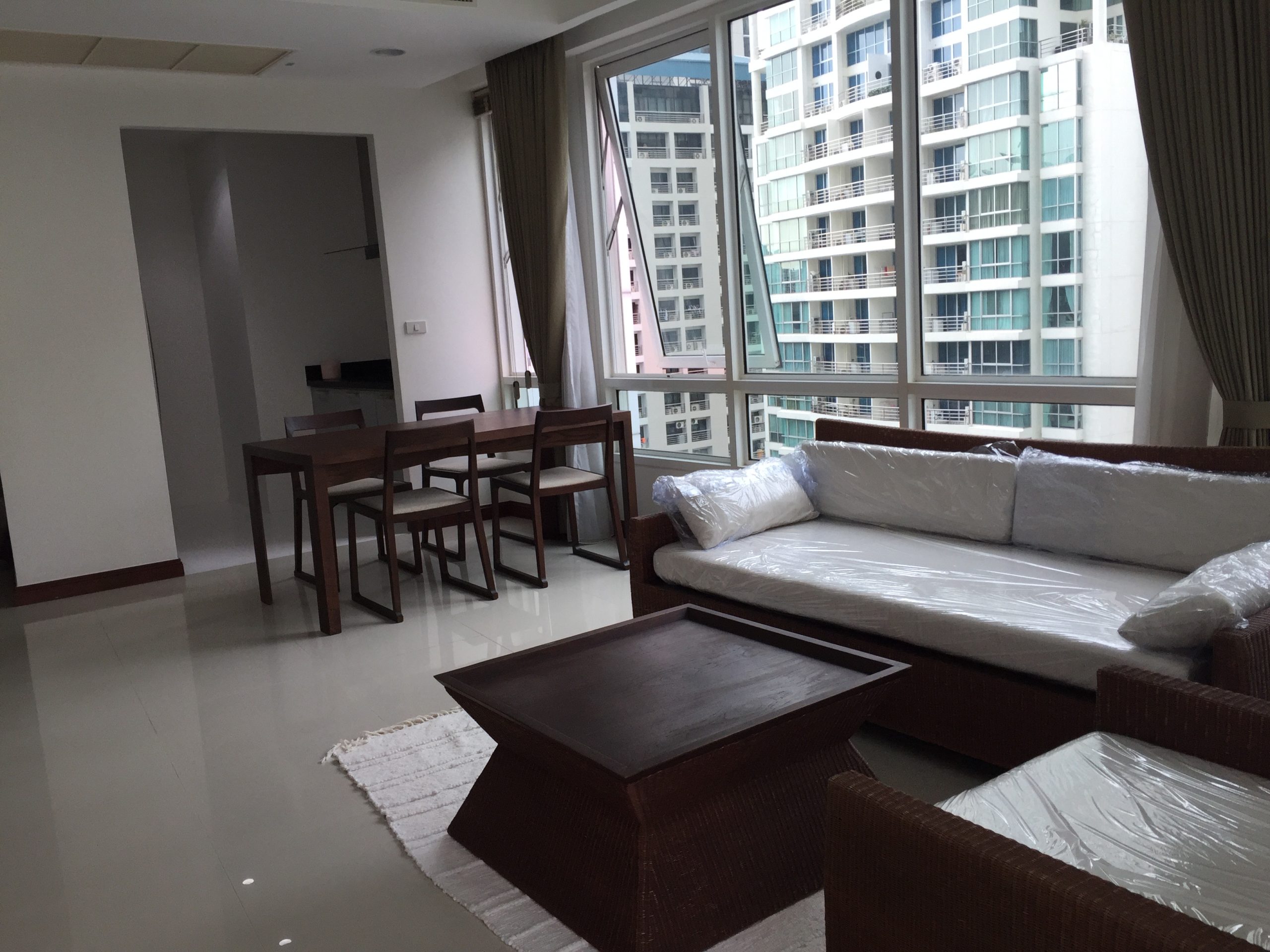 [PL-400] Baan Rajprasong Condominium (บ้านราชประสงค์ คอนโดมิเนียม) : คอนโดมิเนียมให้เช่า 2 ห้องนอน ใกล้ราชดำริ พร้อมเข้าอยู่ทันที นัดดูห้องได้เลย