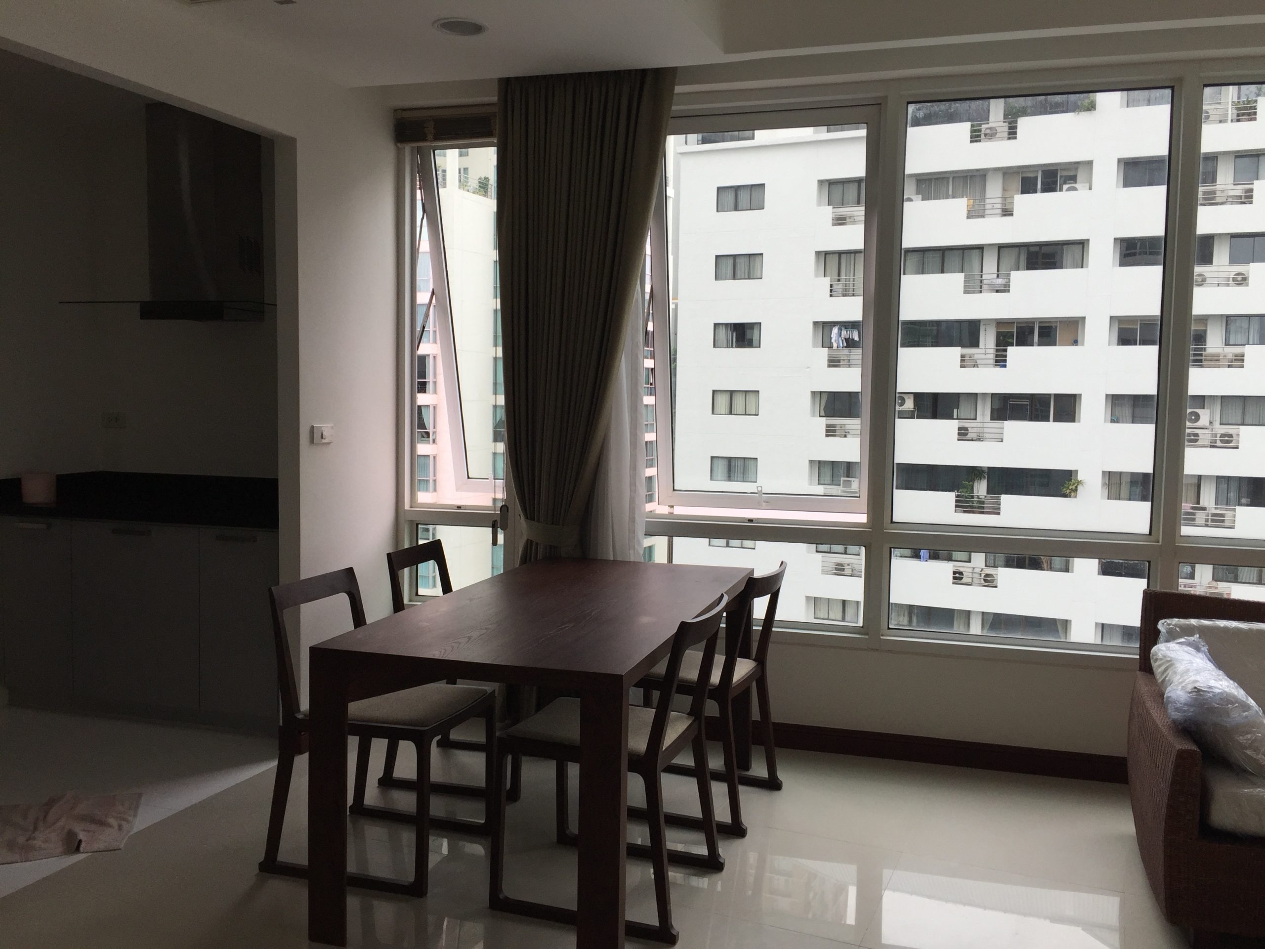 [PL-400] Baan Rajprasong Condominium (บ้านราชประสงค์ คอนโดมิเนียม) : คอนโดมิเนียมให้เช่า 2 ห้องนอน ใกล้ราชดำริ พร้อมเข้าอยู่ทันที นัดดูห้องได้เลย