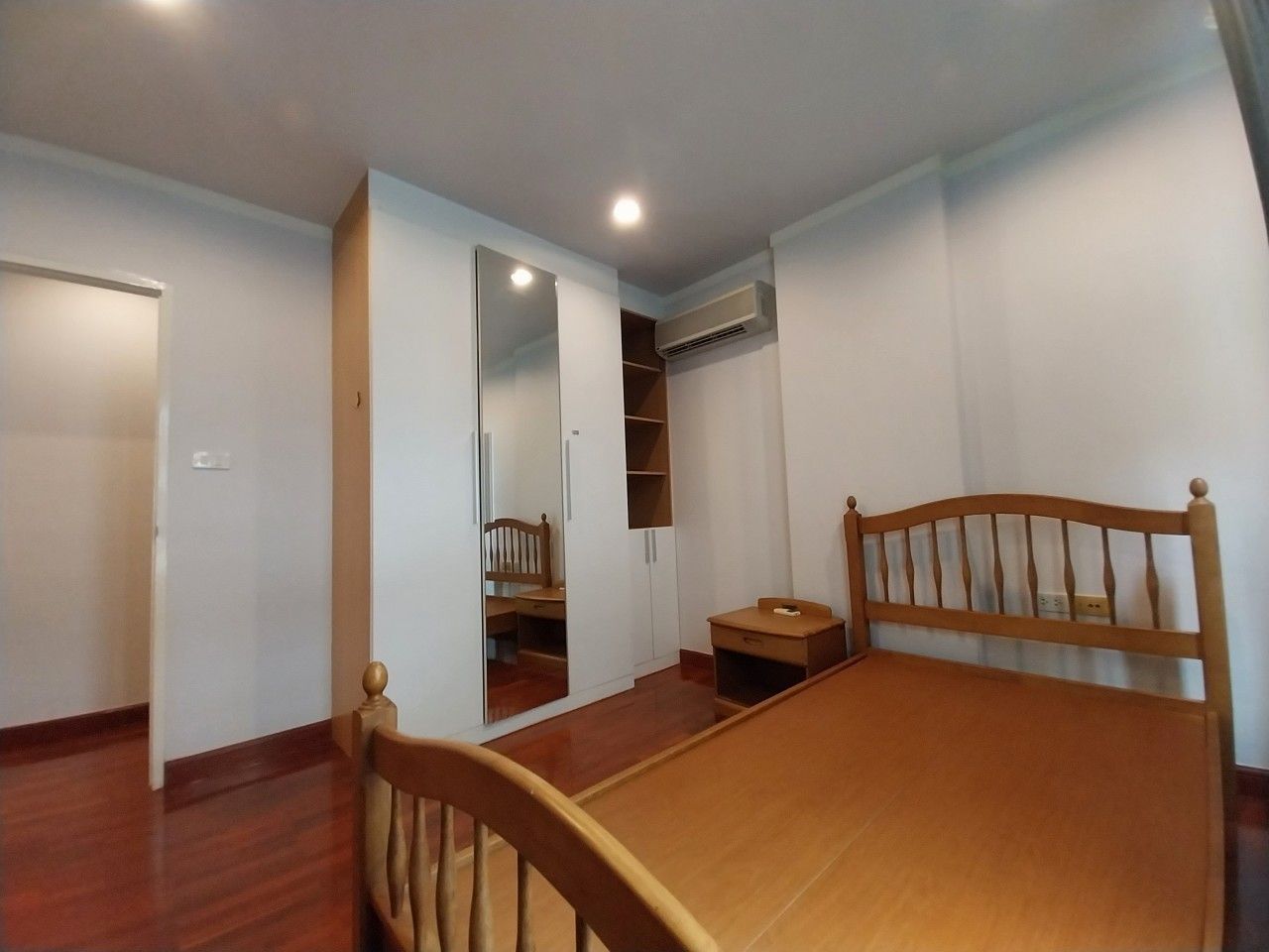 [SI-172] Baan Siri Sathorn Yenakard Condominium (บ้านสิริ สาทร เย็นอากาศ คอนโดมิเนียม) : คอนโดมิเนียมให้เช่า 2 ห้องนอน ใกล้ศาลาแดง นัดชมได้เลยวันนี้