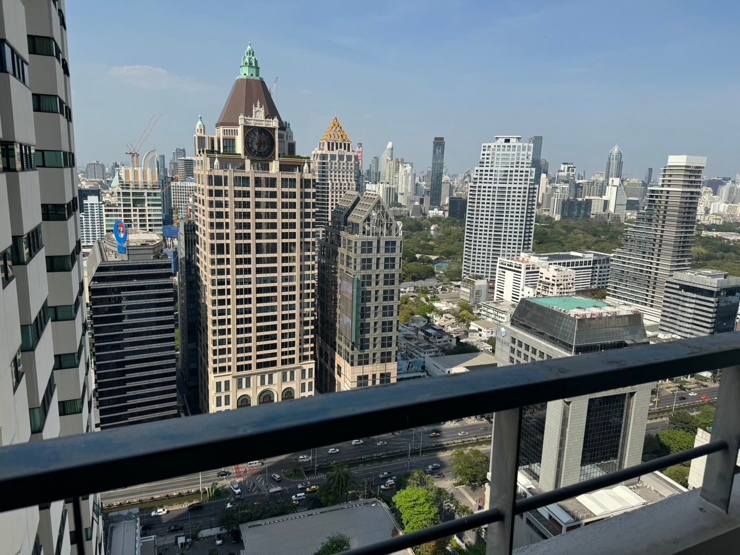 [SI-174] Sathorn Gardens (สาธร การ์เด้นส์) : คอนโดมิเนียมให้เช่า 3 ห้องนอน ใกล้ศาลาแดง คอนโดอยู่สบาย