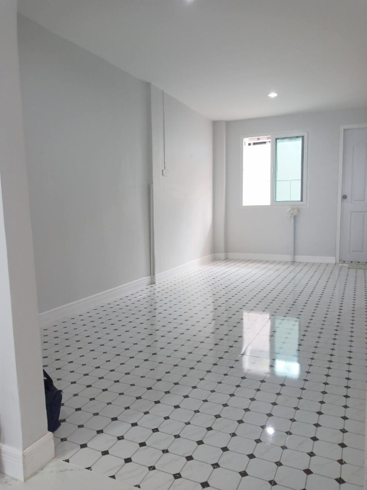 [JJ-48] Townhouse for Sale near Saphan Khwai (ขายทาวน์เฮ้าส์ ใกล้ สะพานควาย) : ขายทาวน์เฮ้าส์ 2 ห้องนอน ใกล้สะพานควาย ขายบ้าน พร้อมเข้าอยู่ ด่วน!