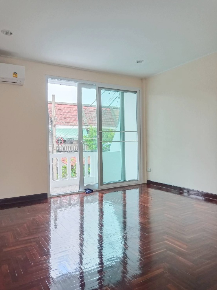 [JJ-48] Townhouse for Sale near Saphan Khwai (ขายทาวน์เฮ้าส์ ใกล้ สะพานควาย) : ขายทาวน์เฮ้าส์ 2 ห้องนอน ใกล้สะพานควาย ขายบ้าน พร้อมเข้าอยู่ ด่วน!