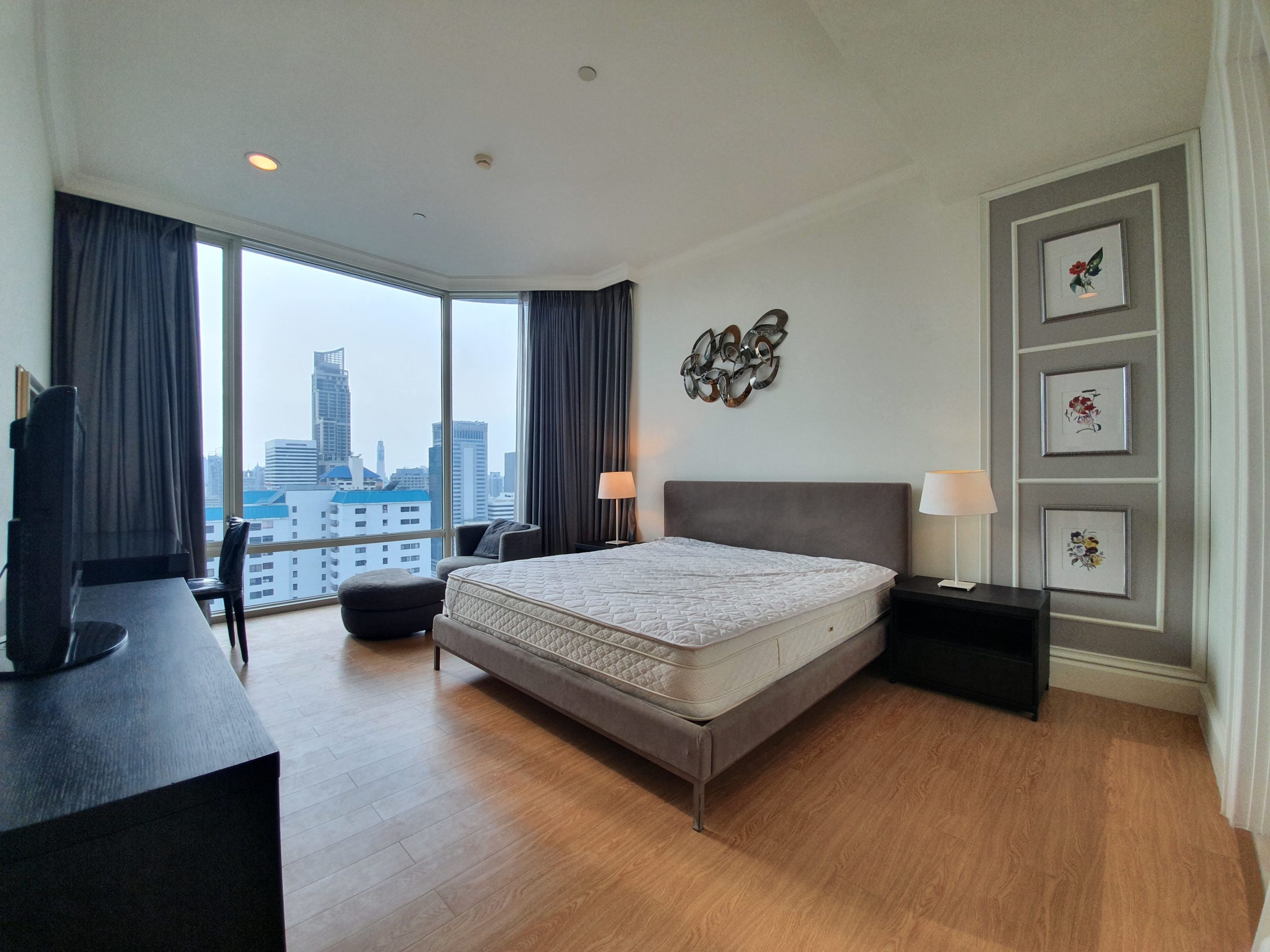 [SUA-297] Royce Private Residence Sukhumvit 31 (คอนโด รอย์ช ไพรเวท เรสซิเดนซ์ สุขุมวิท 31) : คอนโดมิเนียมให้เช่า 3 ห้องนอน ใกล้สุขุมวิท ห้องนี้ดี อยู่แล้วรวย