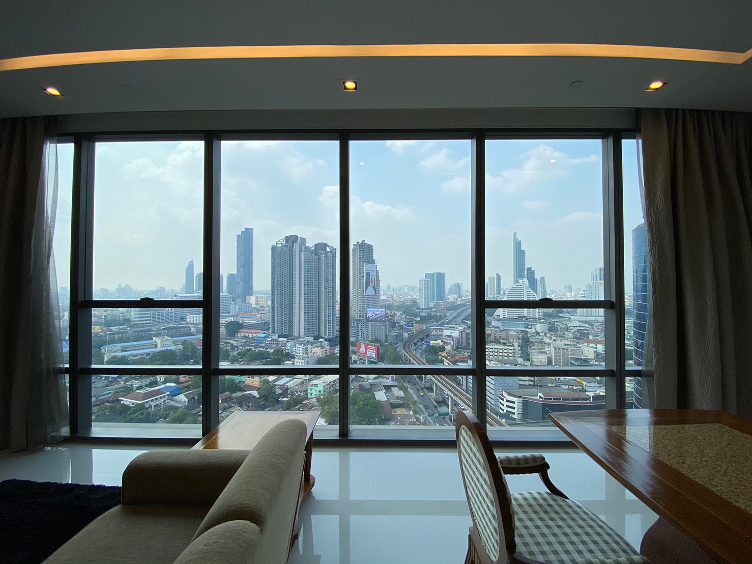 [CHC-436] The Bangkok Sathorn (เดอะ แบงค็อค สาทร) : คอนโดมิเนียมให้เช่า 2 ห้องนอน ใกล้สุรศักดิ์ ห้องนี้ดี อยู่แล้วรวย