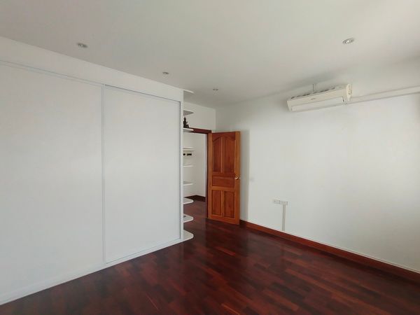 [HU-81] Townhouse for Sale near Thailand Cultural Centre (ขายทาวน์เฮ้าส์ ใกล้ ศูนย์วัฒนธรรมแห่งประเทศไทย) : ขายทาวน์เฮ้าส์ 3 ห้องนอน ใกล้ศูนย์วัฒนธรรมแห่งประเทศไทย บ้านสวย น่าลงทุน