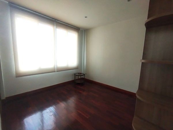 [HU-81] Townhouse for Sale near Thailand Cultural Centre (ขายทาวน์เฮ้าส์ ใกล้ ศูนย์วัฒนธรรมแห่งประเทศไทย) : ขายทาวน์เฮ้าส์ 3 ห้องนอน ใกล้ศูนย์วัฒนธรรมแห่งประเทศไทย บ้านสวย น่าลงทุน