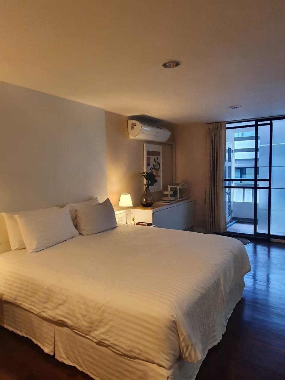 [SUT-360] Baan Chan Condominium (บ้านจันทร์ คอนโดมิเนียม) : คอนโดมิเนียมให้เช่า 1 ห้องนอน ใกล้ทองหล่อ พร้อมเข้าอยู่ทันที นัดดูห้องได้เลย