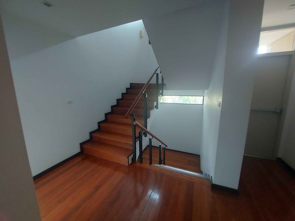 [SUT-375] House for Rent near Thong Lor (บ้านให้เช่า ใกล้ ทองหล่อ) : บ้านให้เช่า 4 ห้องนอน ใกล้ทองหล่อ บ้านสวย ทำเลดี